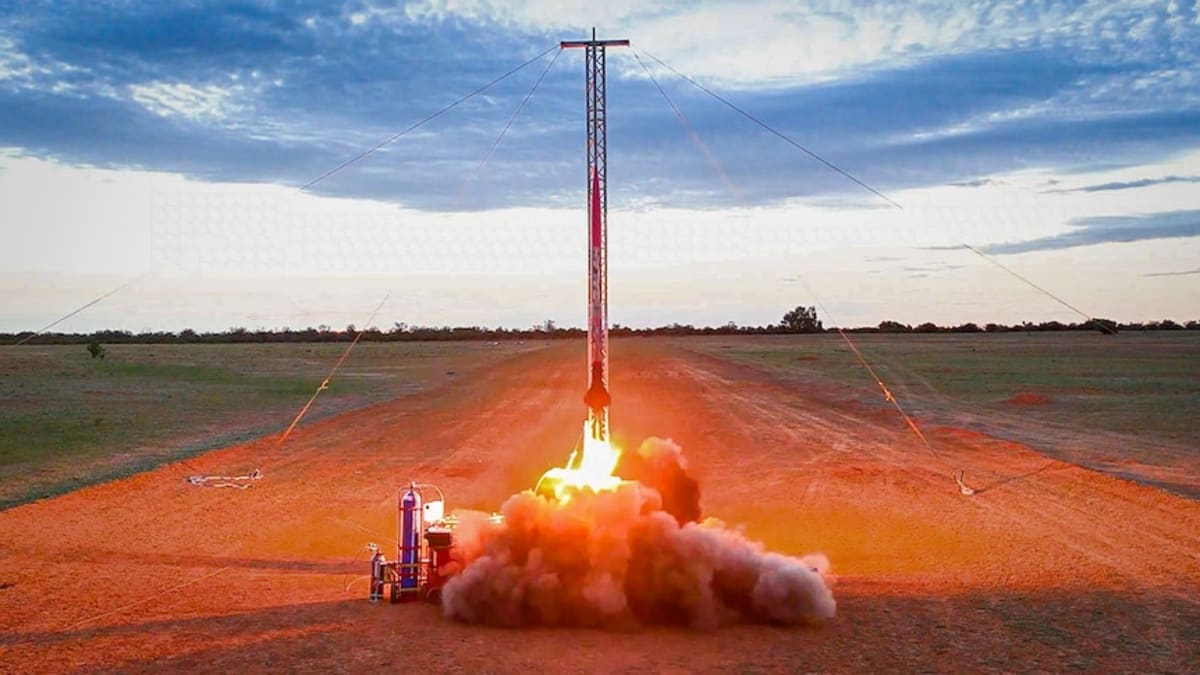Sydney Students Launch Rocket 10,200 Feet in Outback NSW - Image 2