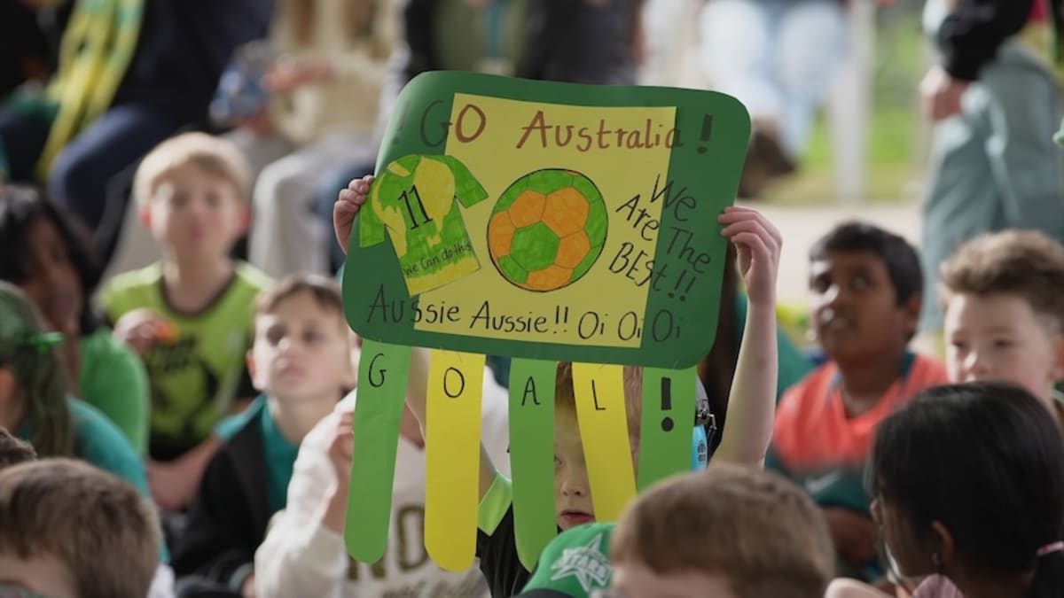 Thousands Unite Across Australia for Socceroos Showdown - Image 2