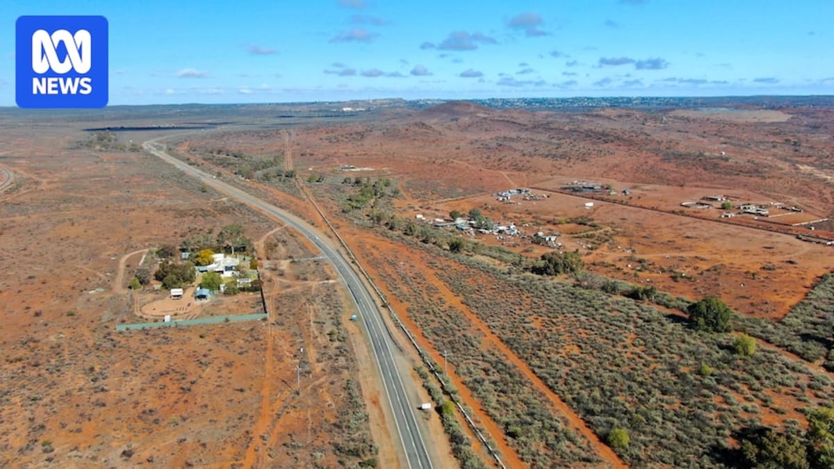 Outback landscape showing stargazing facility location near future compressed air energy storage site in Broken Hill