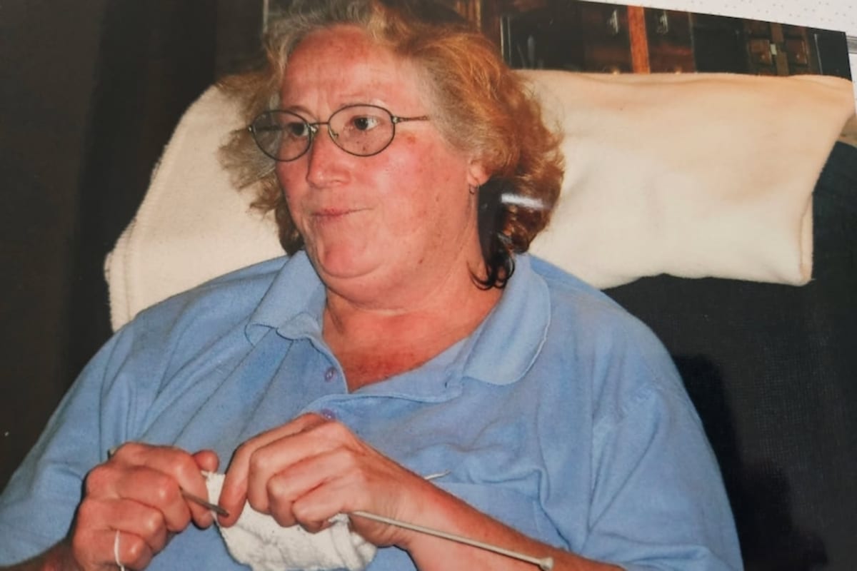 Australian Community Finishes 5,000 Knitted Squares for Charity - Image 3