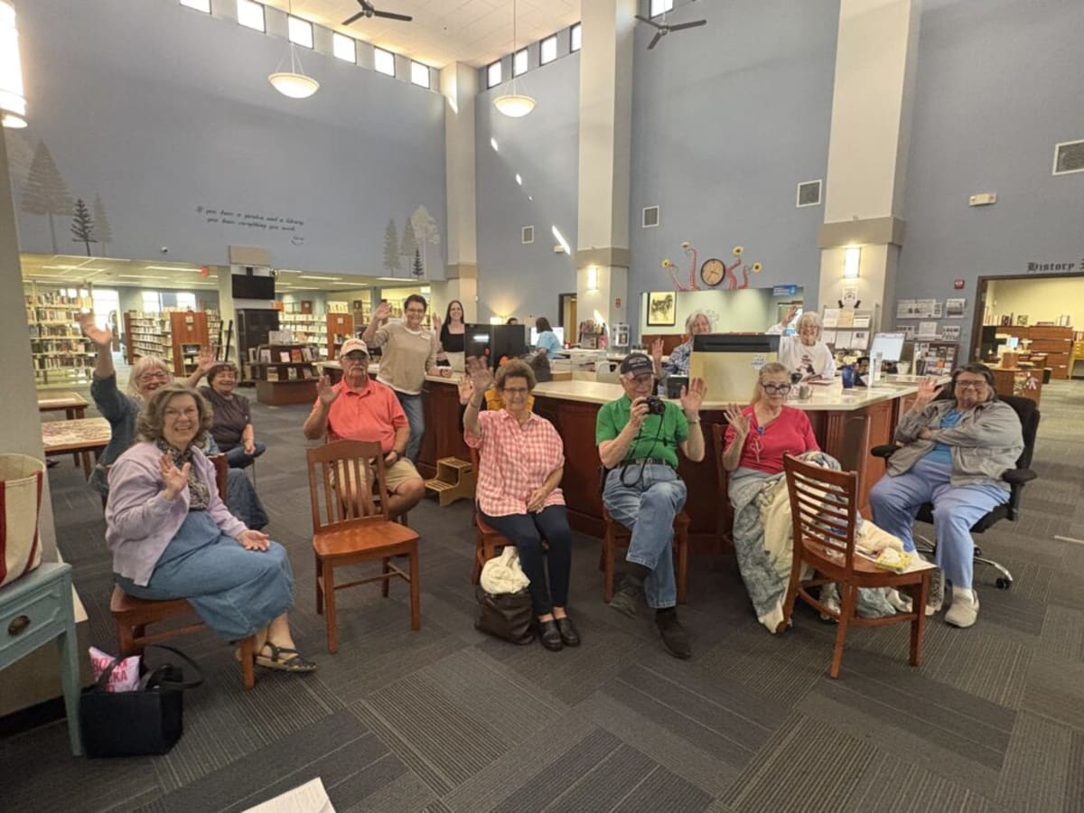 Teacher Breaks World Record After 61 Years at Same School - Image 4