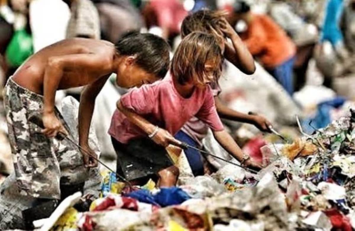 Philippines Cuts Poverty Rate to Historic 9.7%