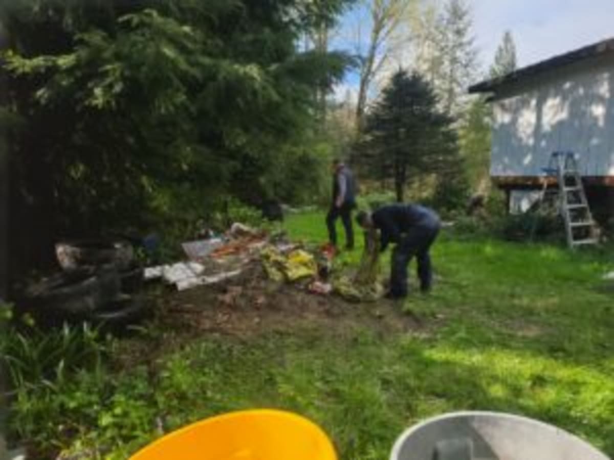 Washington Volunteers Remove 6,000 Pounds of Flood Debris - Image 4