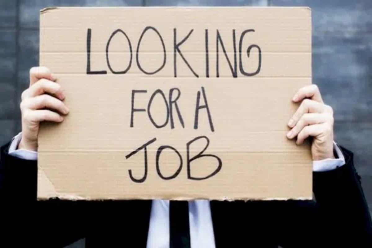 Illinois Unemployment Drops to 4.7% Despite Job Market Shifts