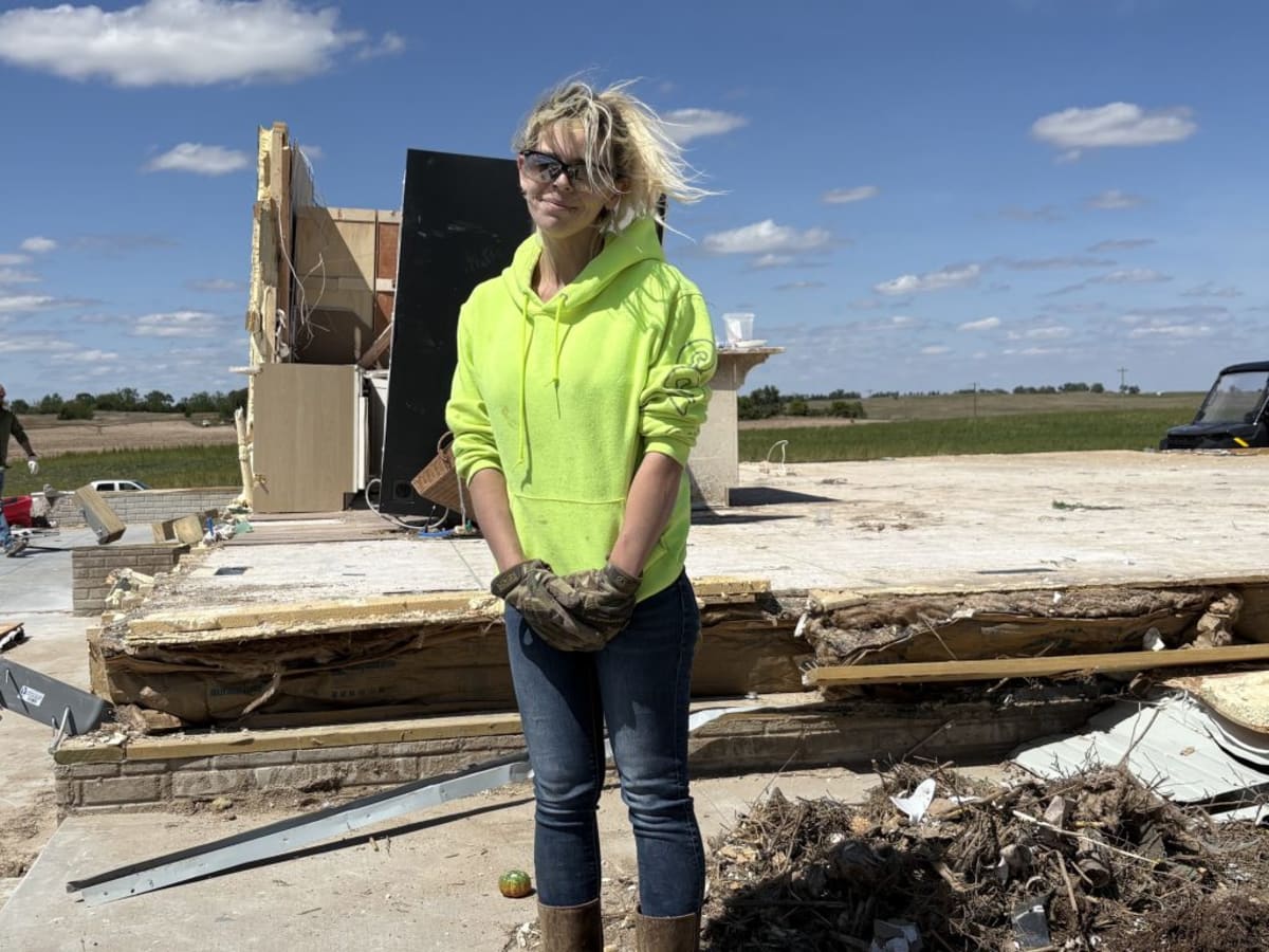 Coffee Trailer Fuels Nebraska Tornado Recovery Volunteers - Image 4