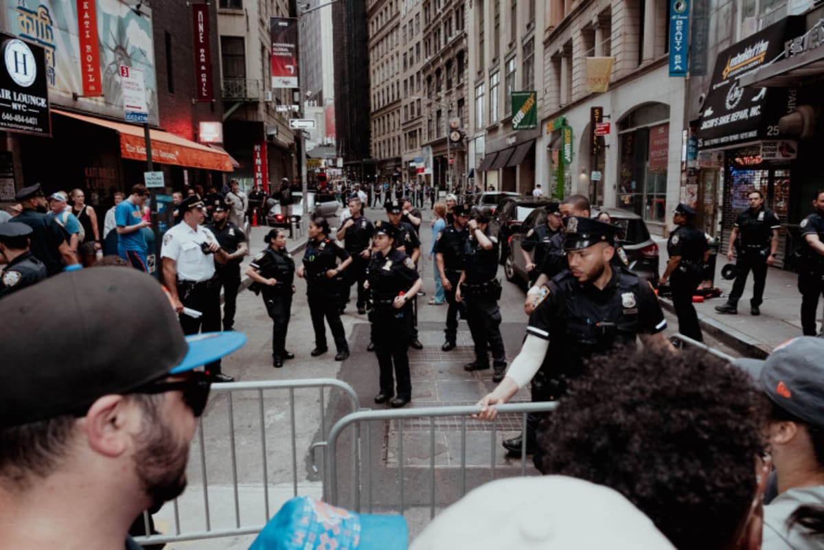 New York Celebrates Knicks' First Title in 53 Years - Image 5