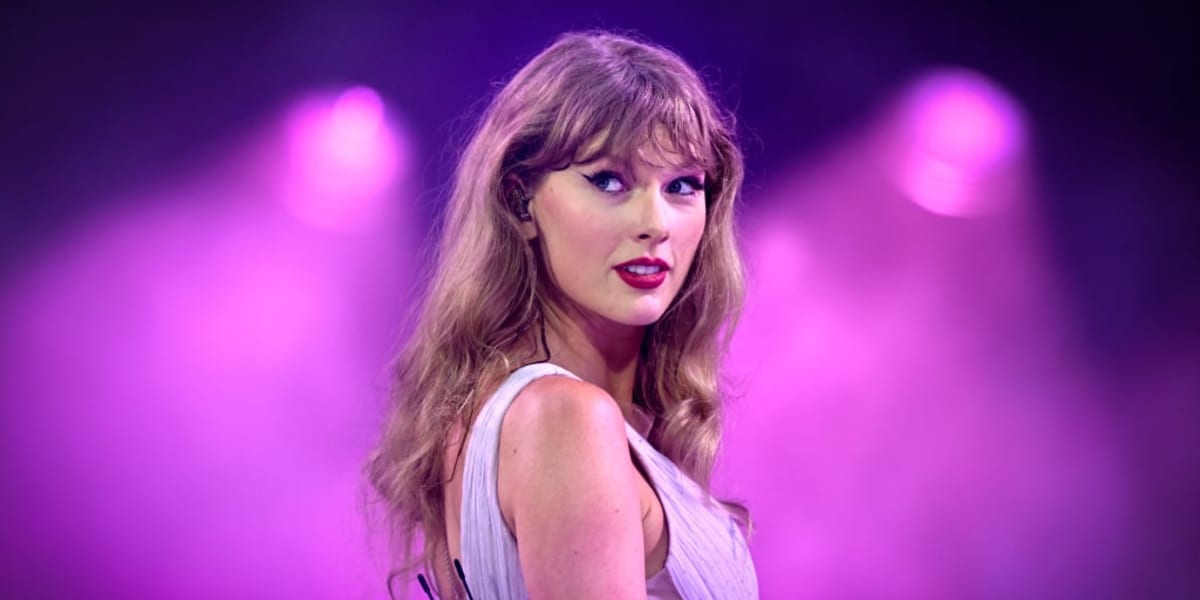 Taylor Swift Gives $50K to Mom Who Saved Teens in Crash - Image 2