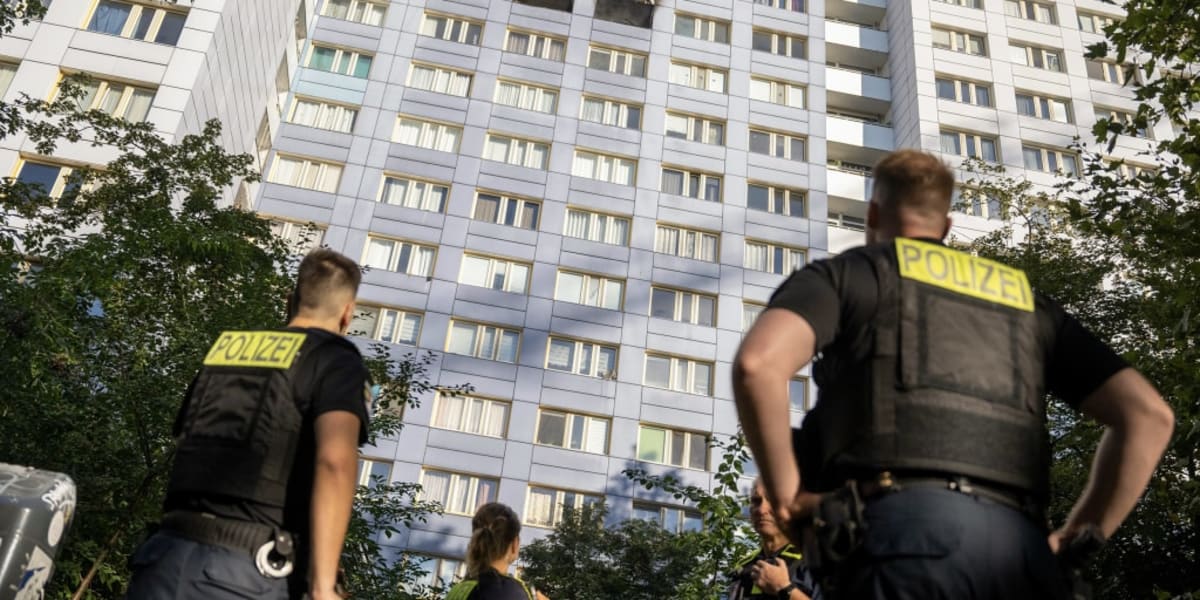 Berlin Firefighter Catches Woman Leaping From 11th Floor - Image 2