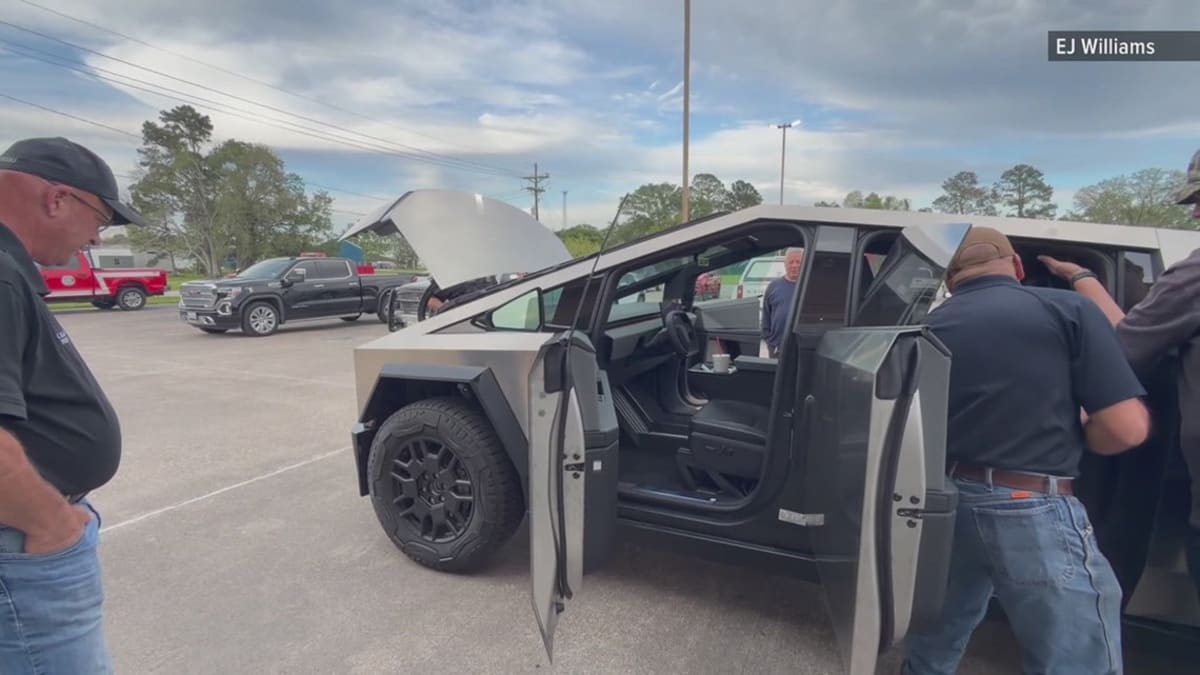 Tesla Trains Texas First Responders for EV Emergencies