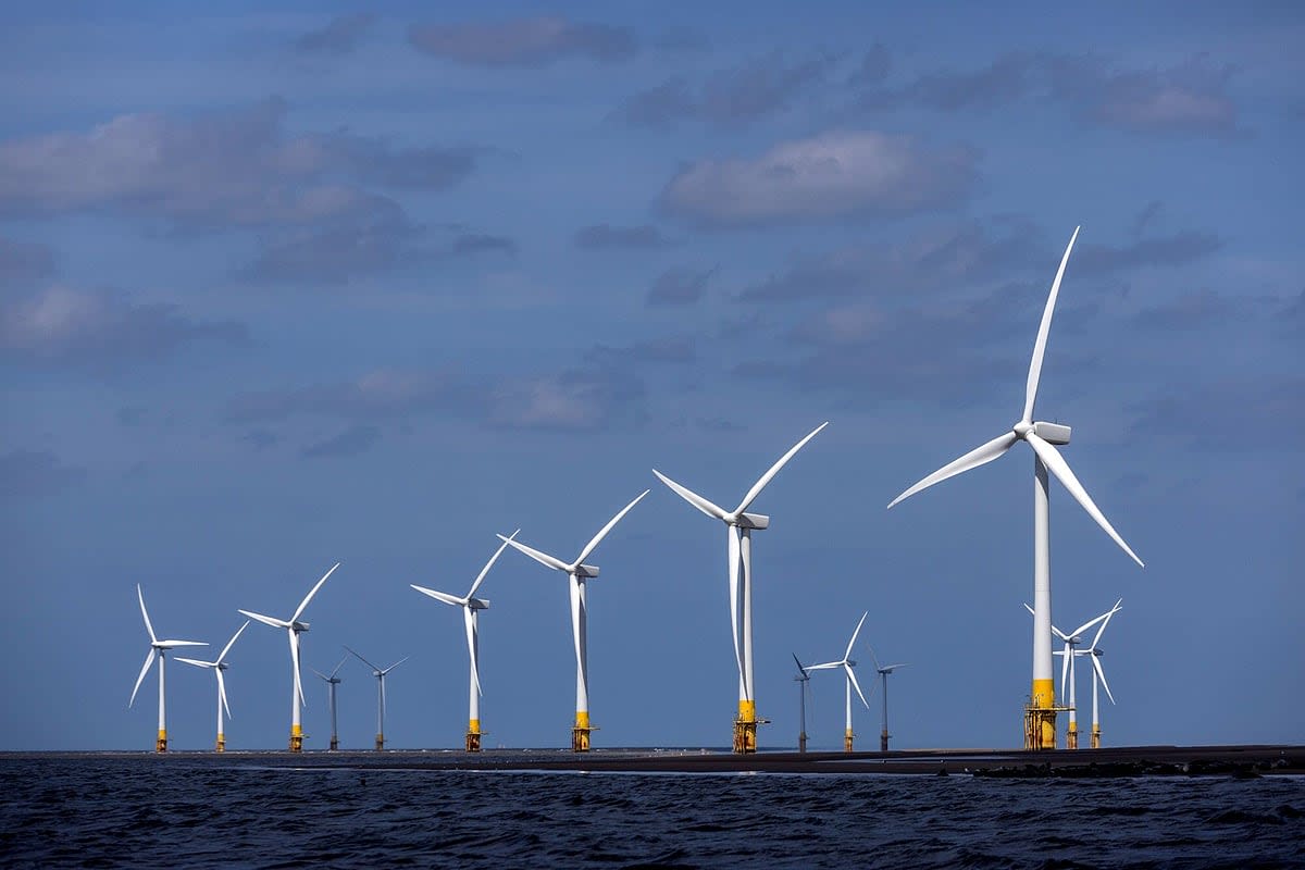 UK Plans 10GW Clean Energy Boost on Public Land