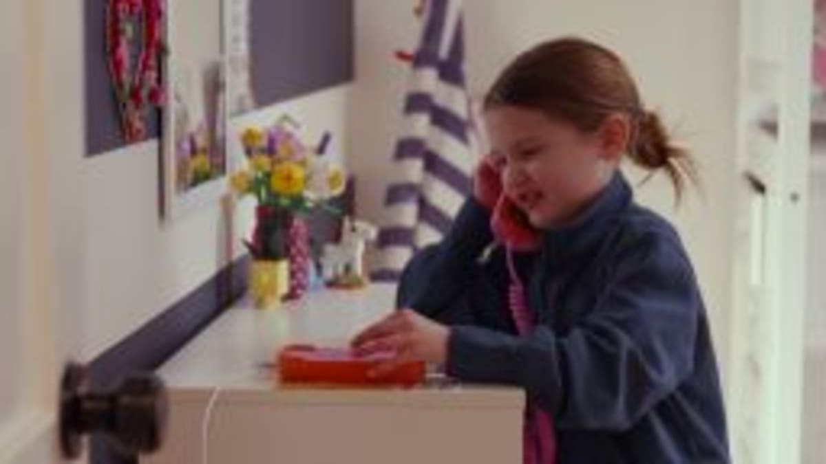 75% of Parents Use Phones During Family Dinners - Image 4