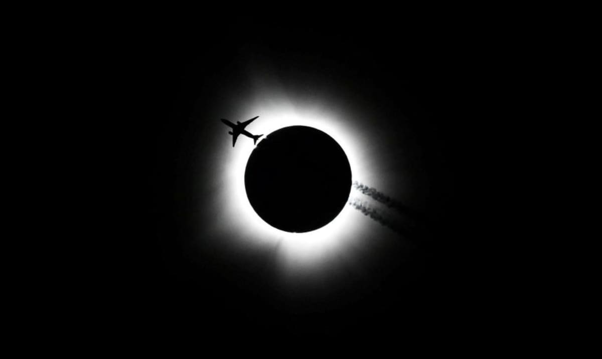 Scientists Chase Mystery Light Patterns During Solar Eclipses - Image 5