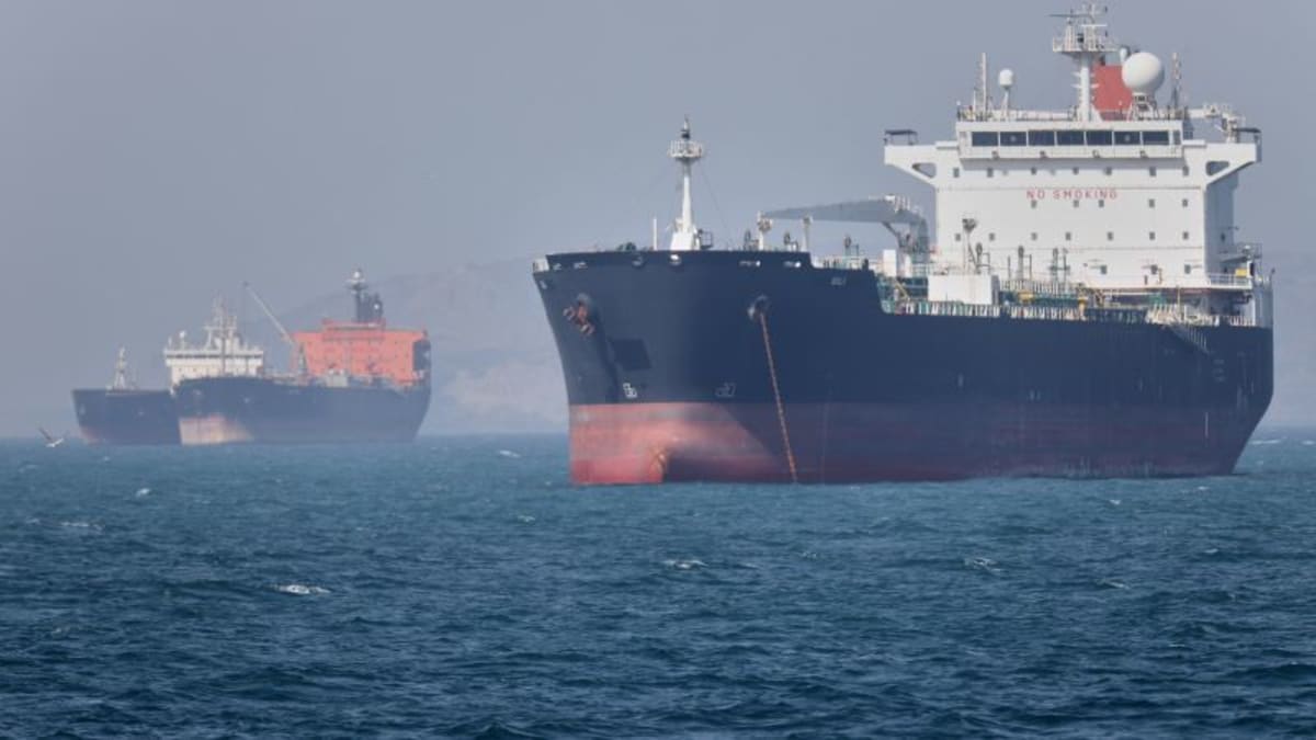 US and Iran Sign Peace Deal, Reopen Key Oil Strait