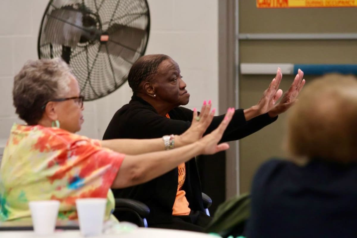 Atlanta Seniors Defy Aging with Yoga and Positive Attitudes - Image 2