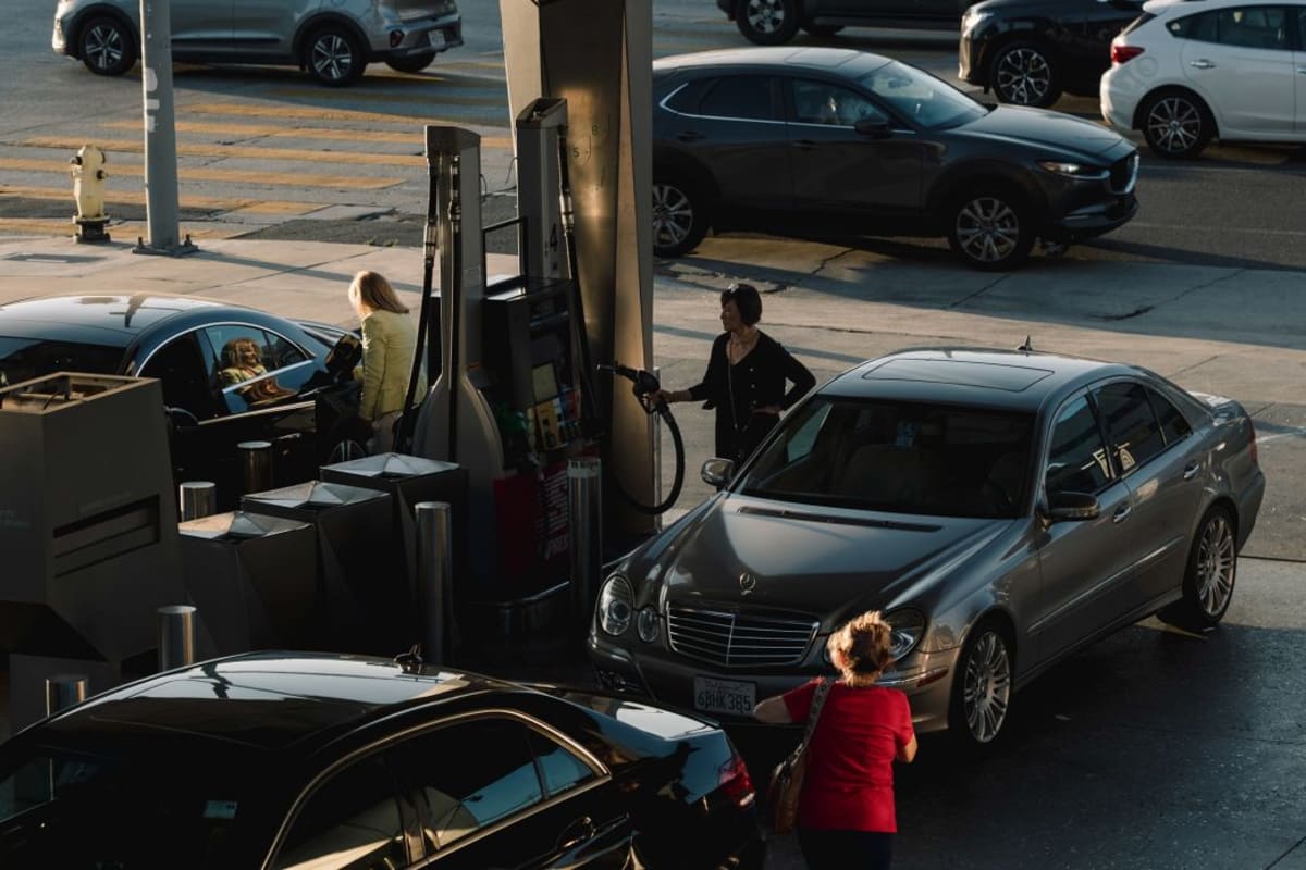 Gas Prices Drop, Consumer Optimism Hits 8-Month High - Image 2