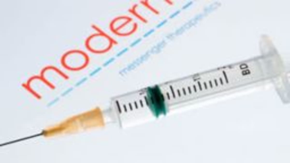 Moderna Cancer Vaccine Cuts Melanoma Return Risk by Half - Image 3
