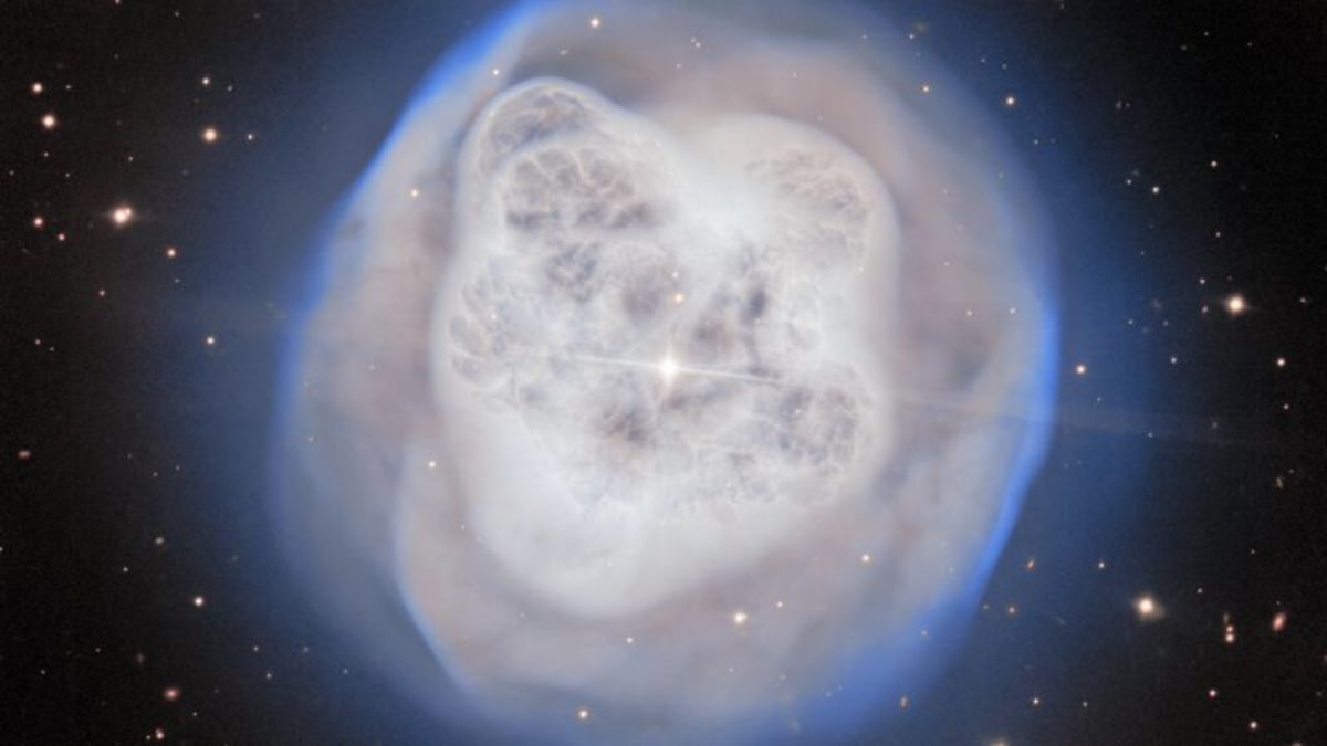 Hawaii Telescope Captures Dying Star's Beautiful Final Act