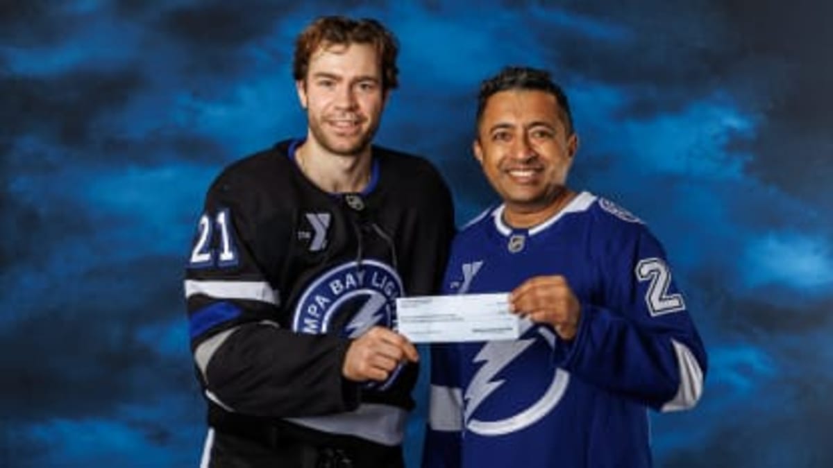 Tampa Bay Lightning Donates $400K to Local Heroes - Image 4