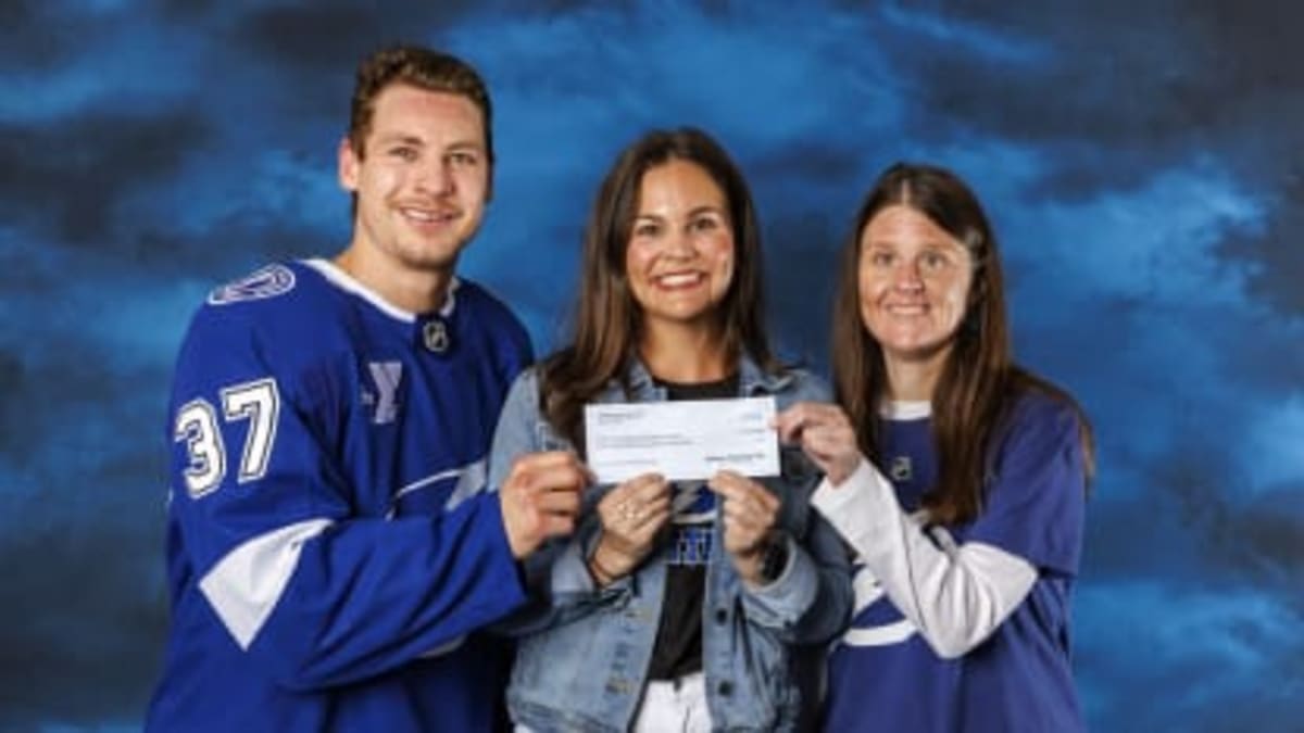 Tampa Bay Lightning Donates $400K to Local Heroes - Image 5