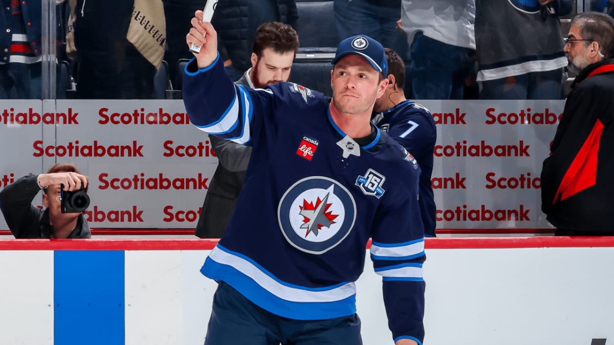Jonathan Toews Retires After 3 Stanley Cups, 16 NHL Seasons