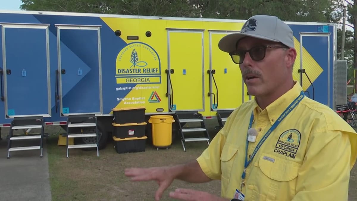 Volunteers Turn Church Into Firefighter Haven in Georgia
