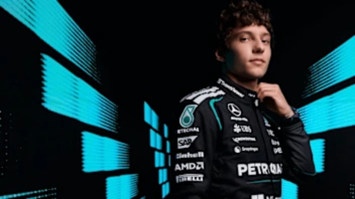 Teen Driver Kimi Antonelli Wins First F1 Grand Prix in China - Image 5