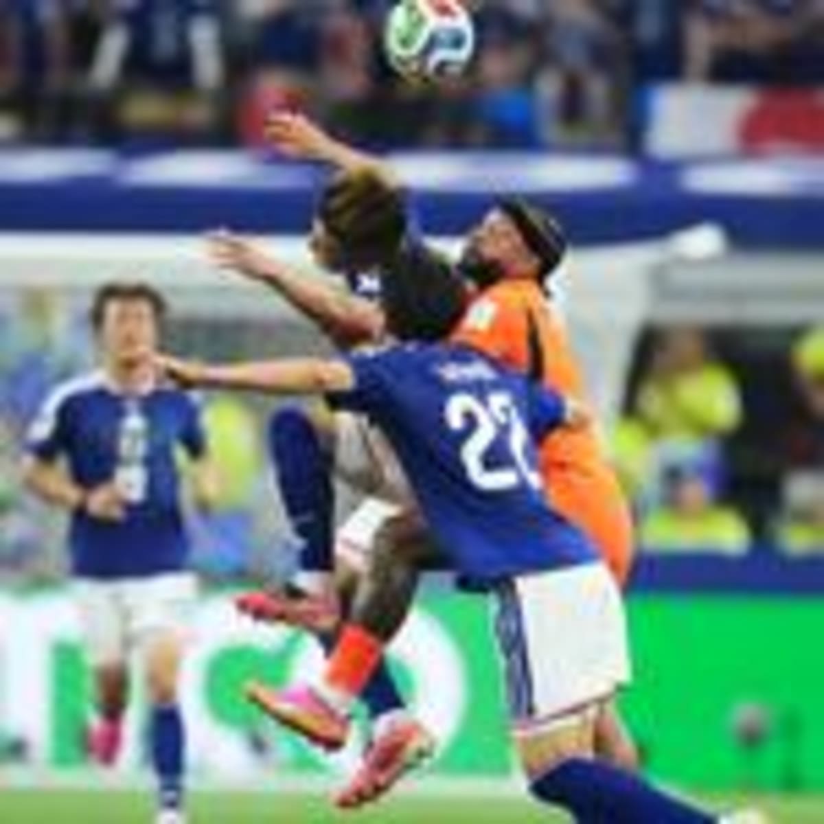 Japan Scores 88th-Minute Header to Draw Netherlands 2-2 - Image 5