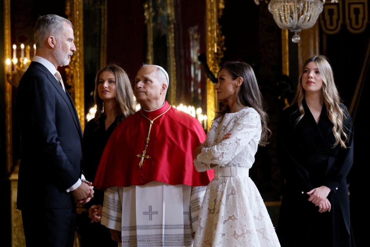 Pope Leo Calls for Unity in Spain, Meets Homeless & Migrants