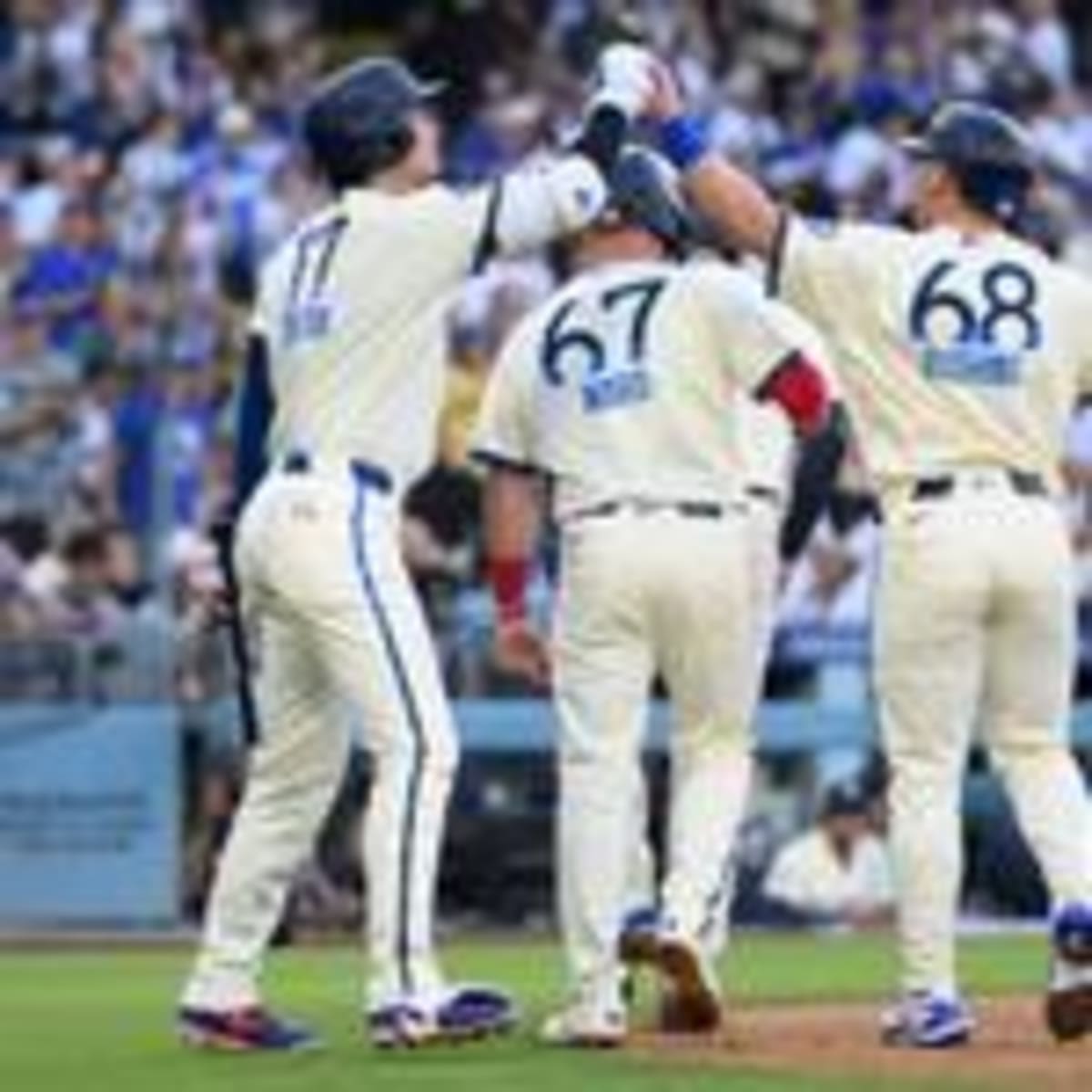 Yamamoto's 22 Straight Outs Lead Dodgers to Victory - Image 5
