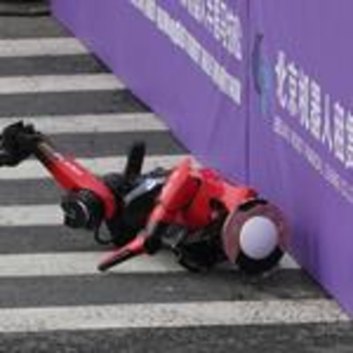 Chinese Robot Runs Half Marathon in 50 Minutes - Image 4