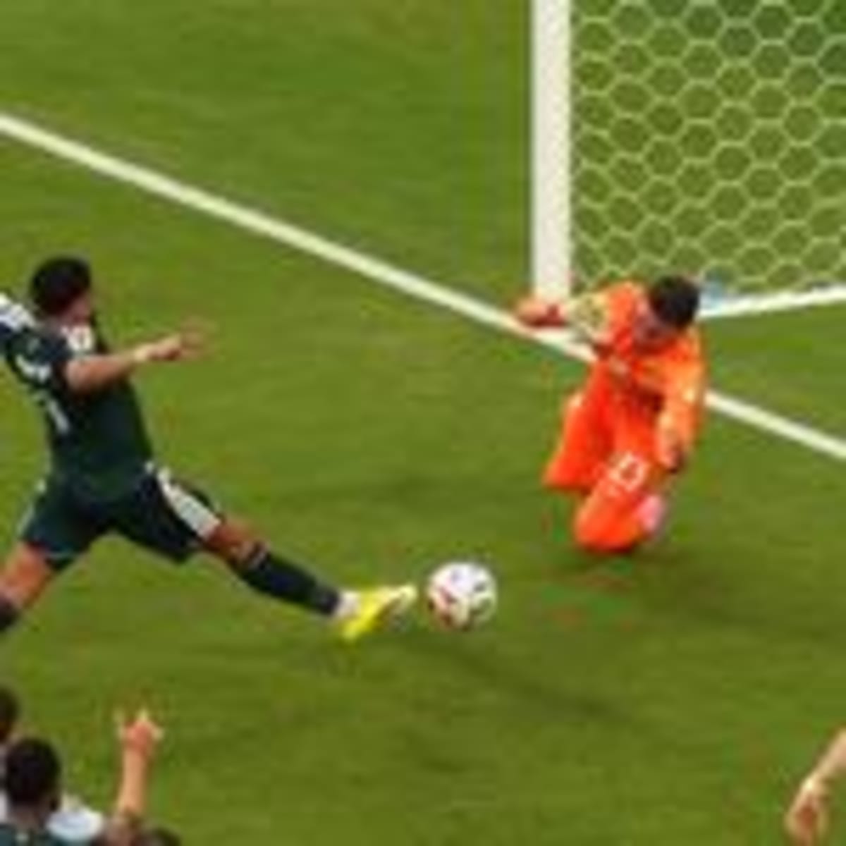 Uruguay's Araújo Scores Late to Salvage 1-1 World Cup Draw - Image 3