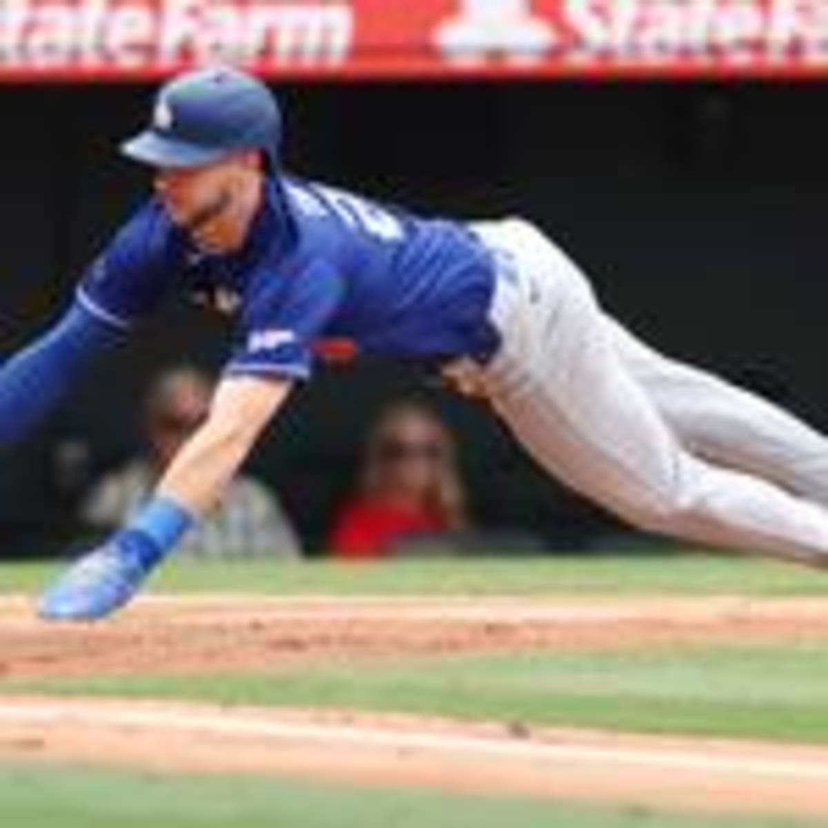 Roki Sasaki Strikes Out 8 as Dodgers Sweep Angels 10-1 - Image 5