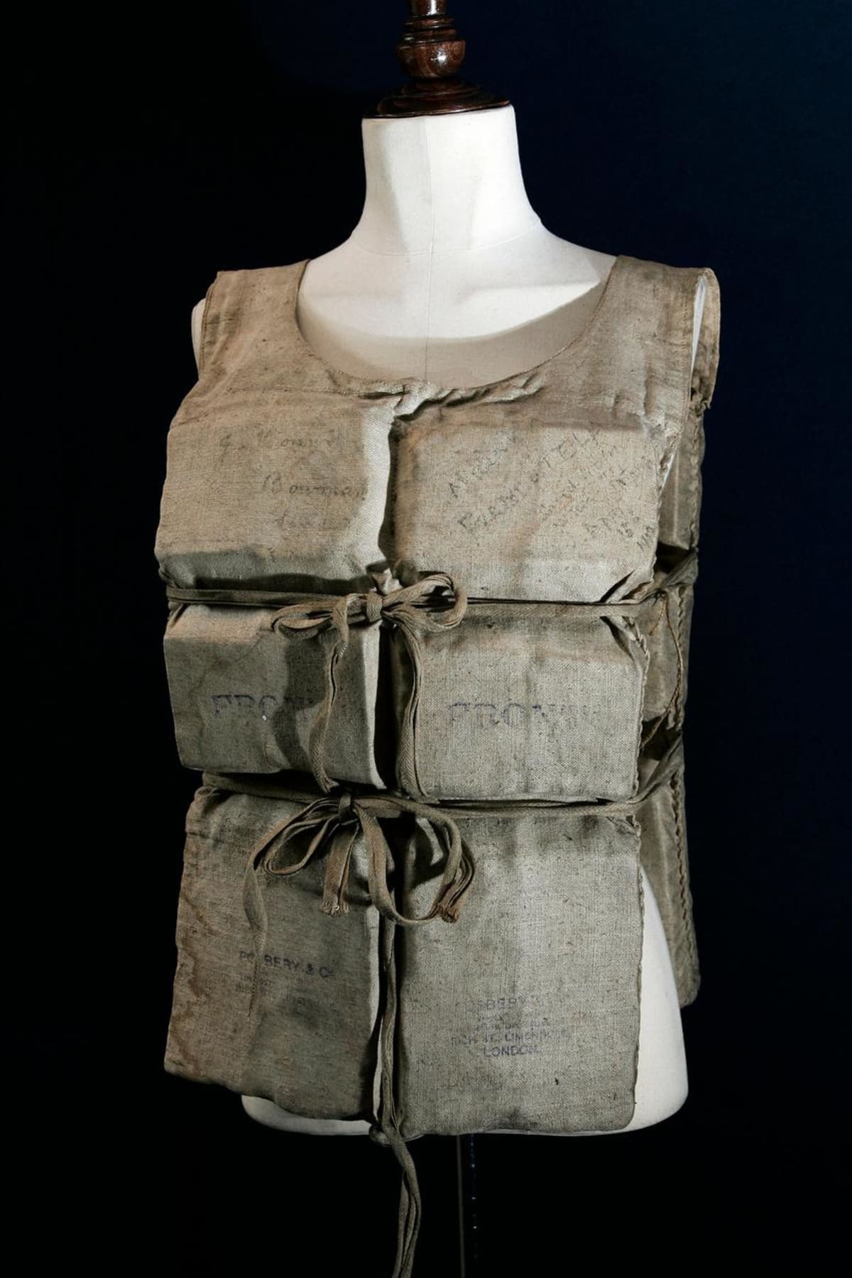 Titanic Survivor's Life Jacket Sells for $906,000 - Image 2
