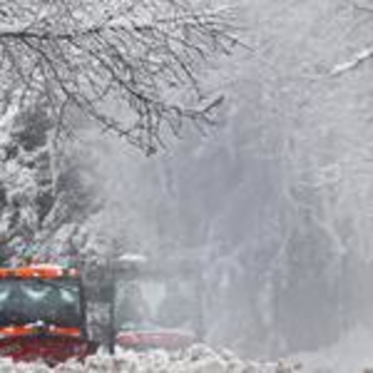 AI Snowplows Cut Complaints 30% in America's Snowiest City - Image 4