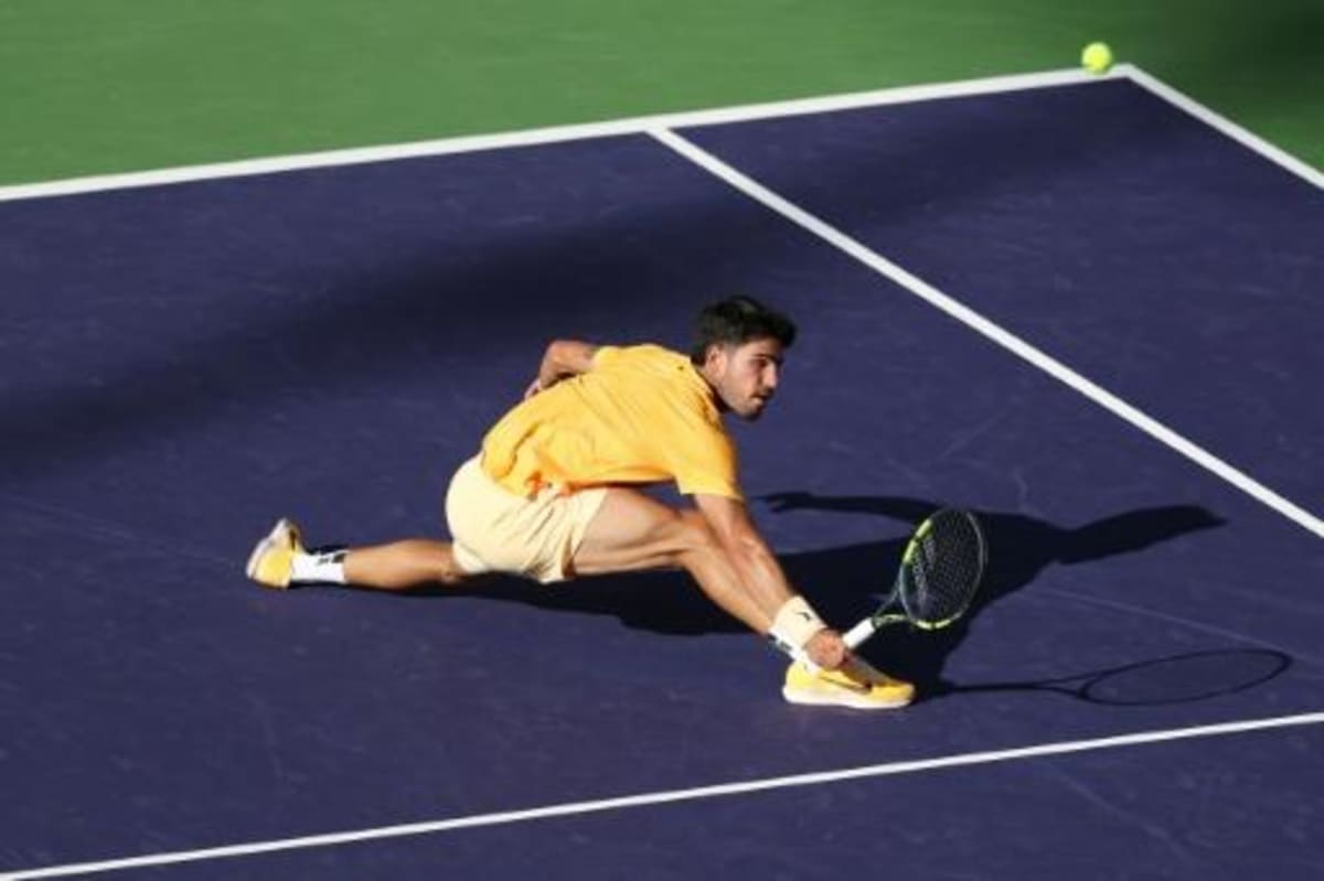 Medvedev Ends Alcaraz's 16-Match Winning Streak at Indian Wells - Image 5