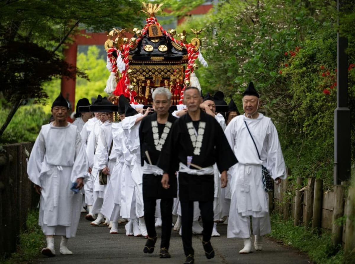 Ancient Spring Festival Draws Hundreds to Tokyo Mountain