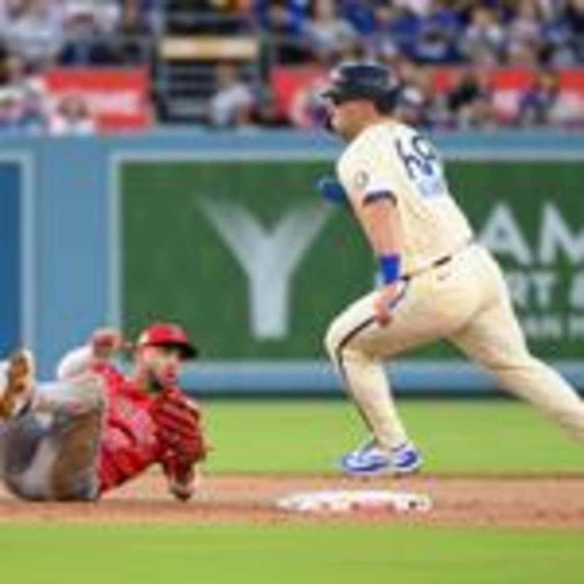 Yamamoto's 22 Straight Outs Lead Dodgers to Victory - Image 4