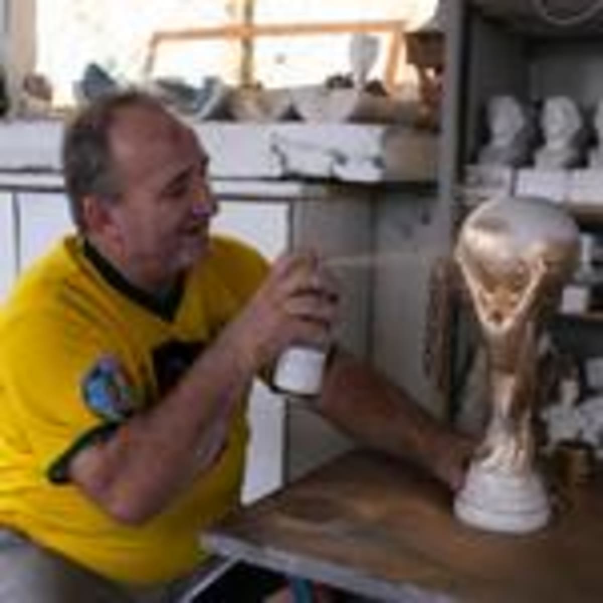 Brazilian Craftsman Turns Plaster Into World Cup Dreams - Image 5