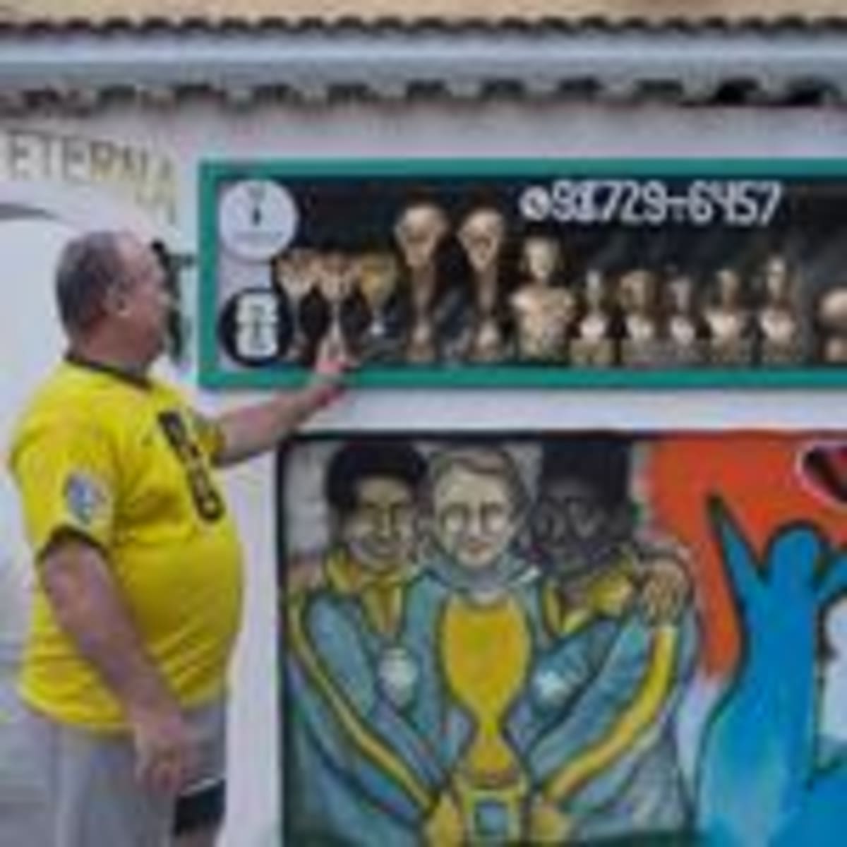 Brazilian Craftsman Turns Plaster Into World Cup Dreams - Image 3