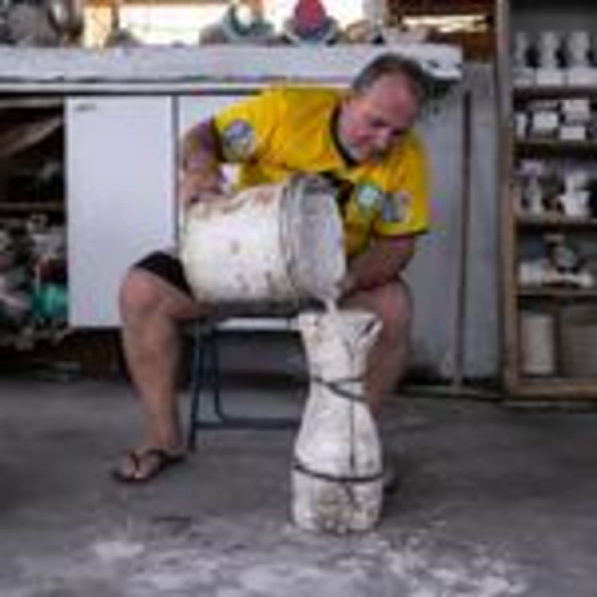 Brazilian Craftsman Turns Plaster Into World Cup Dreams - Image 4