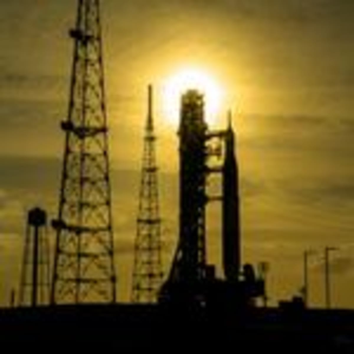 Four Astronauts Launch on First Lunar Flyby in 50 Years - Image 3