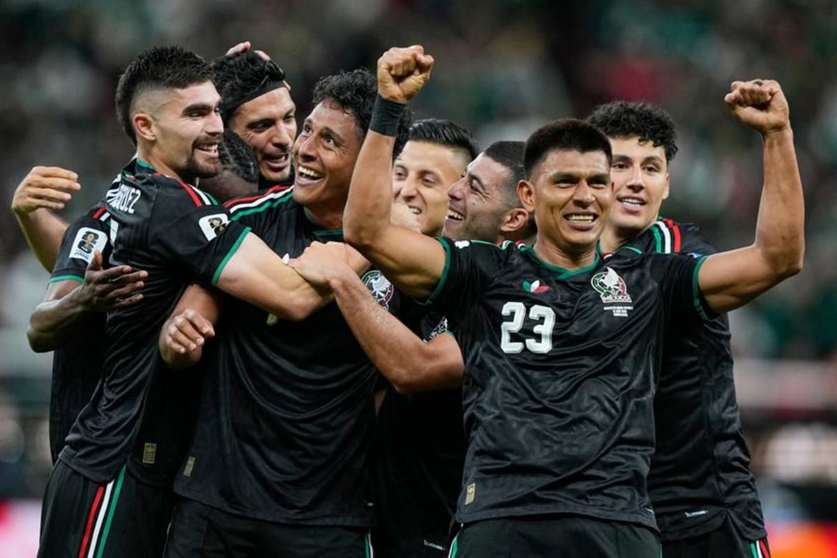 Mexico First to Reach World Cup Knockouts After 1-0 Win - Image 2