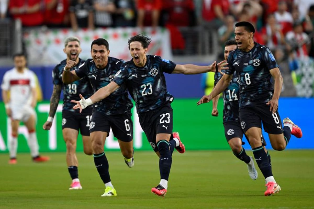 Paraguay Wins 1-0 Down a Player, Gives USA Group Lead - Image 2