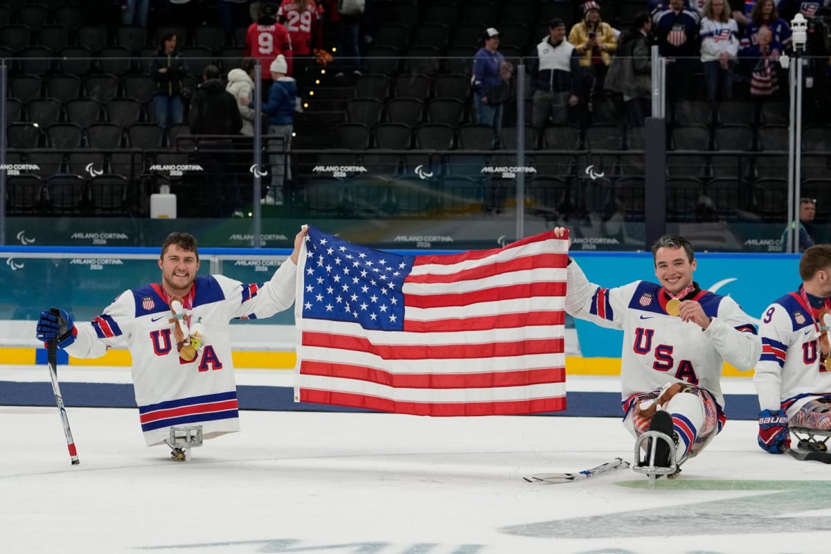 U.S. Para ice hockey team celebrates with gold medals on podium in Milan