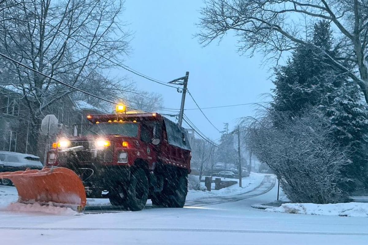 AI Snowplows Cut Complaints 30% in America's Snowiest City - Image 5