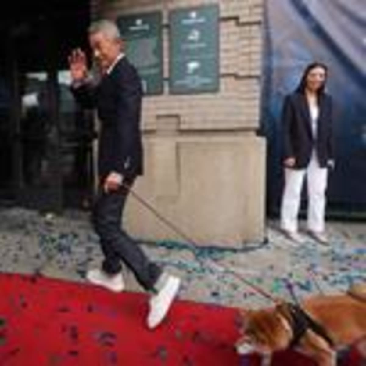 Ichiro's Broken Statue Bat Becomes Perfect Symbol of Humility - Image 5