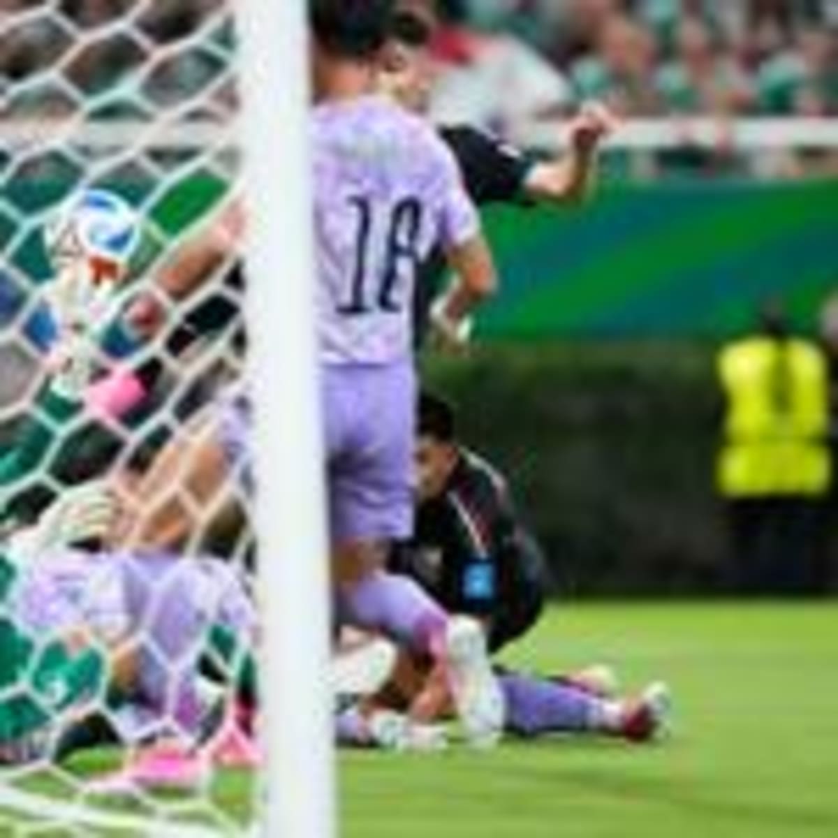 Mexico First to Reach World Cup Knockouts After 1-0 Win - Image 4