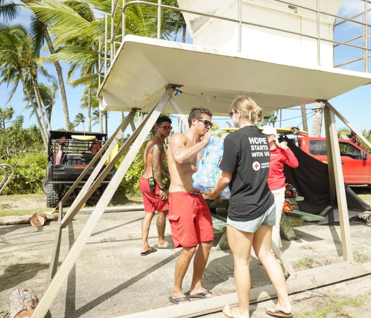 Red Cross Volunteers Bring Smiles to Kaua'i After Hurricane - Image 2