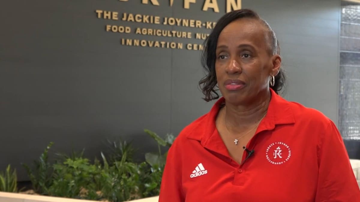 Jackie Joyner-Kersee Center Helps 400+ East St. Louis Kids