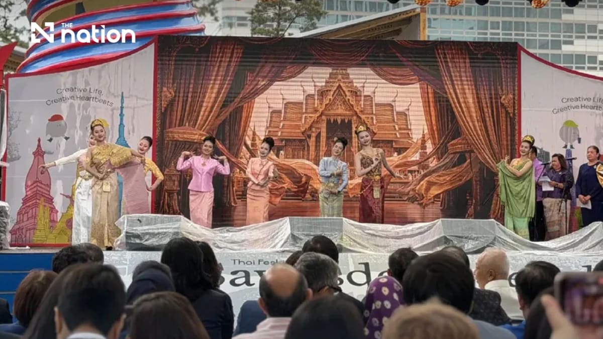 Colorful Thai cultural parade with traditional costumes at Seoul's Cheonggye Plaza festival